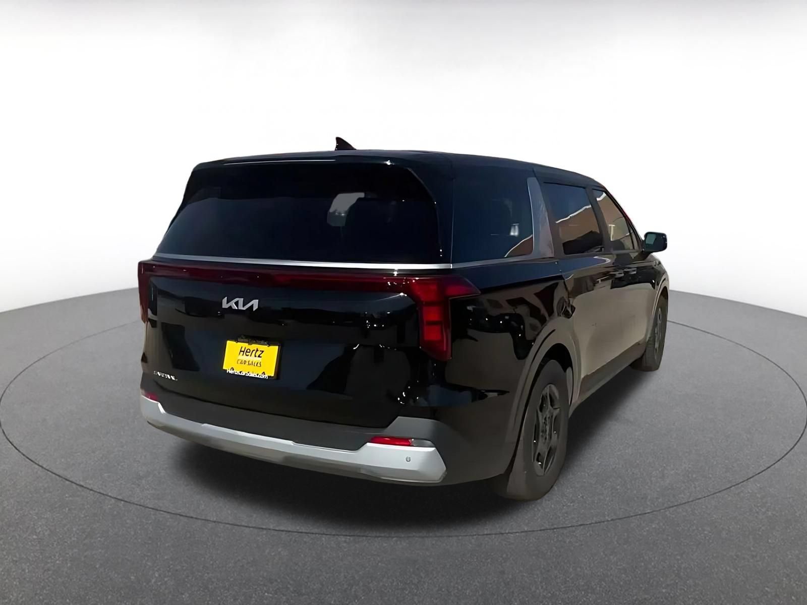 Used 2026 Kia Carnival FWD image 14