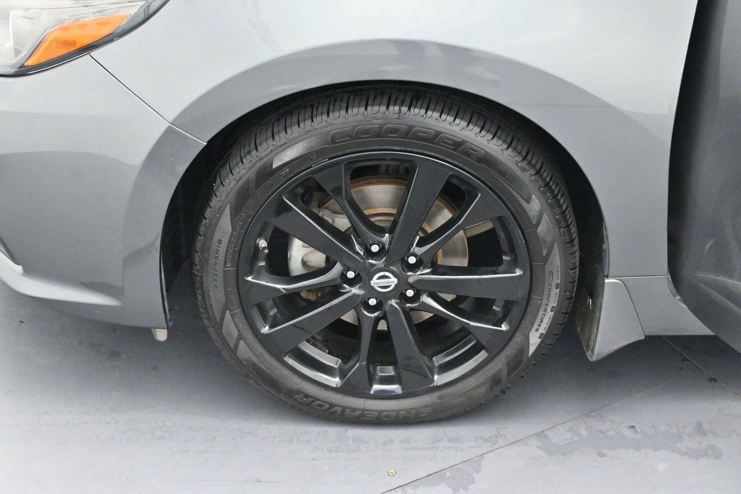 Used 2017 Nissan Altima 2.5 SR w/ Midnight Edition Package FWD image 31