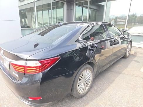 Used 2013 Lexus ES 350 w/ Luxury Pkg image 3