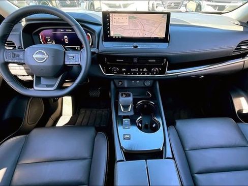 Certified 2025 Nissan Rogue SL FWD image 7