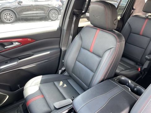 Used 2024 Chevrolet Traverse RS AWD/4WD image 25