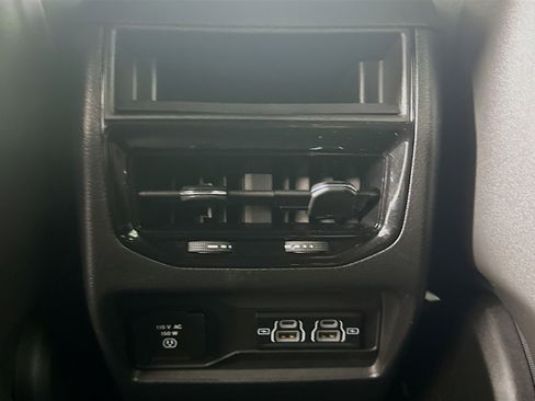 Used 2023 Jeep Grand Cherokee Altitude AWD/4WD image 26