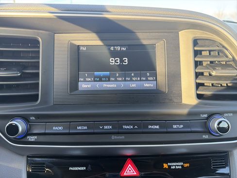 Used 2020 Hyundai Elantra SE w/ Cargo Package (C1) image 21