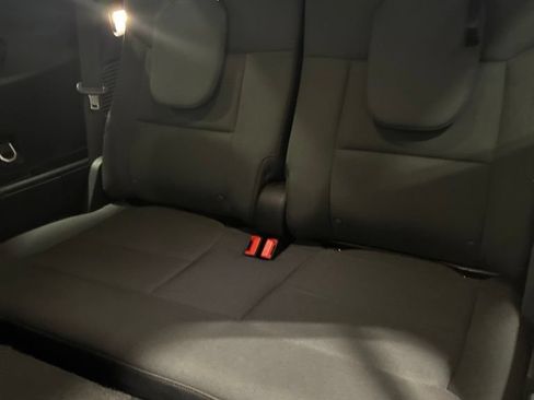 Used 2025 Ford Explorer Active AWD/4WD image 29