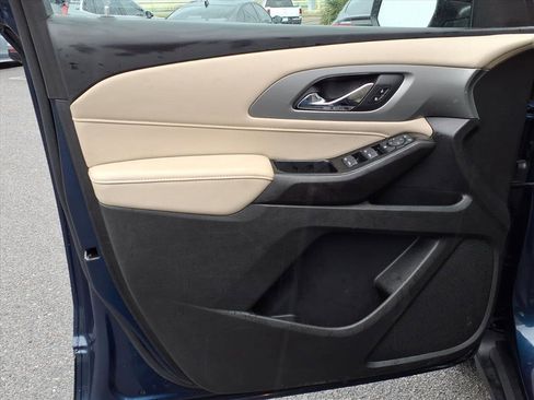 Used 2023 Chevrolet Traverse LS w/ LPO, Cargo Package image 12