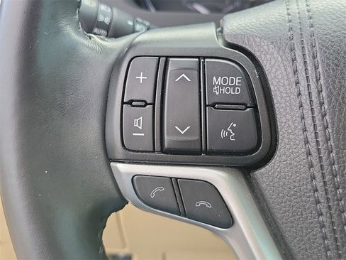 Used 2019 Toyota Highlander Limited Platinum image 26