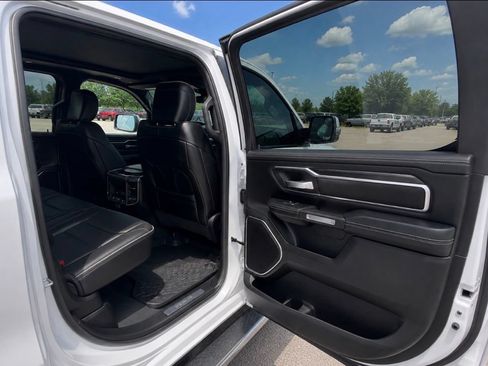 Used 2026 RAM 2500 Laramie AWD/4WD image 39