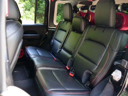 Used 2021 Jeep Wrangler Unlimited Rubicon AWD/4WD image 31
