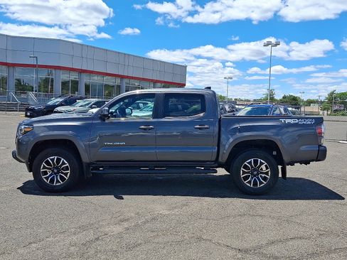 Used 2023 Toyota Tacoma TRD Sport AWD/4WD image 4