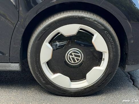 Used 2025 Volkswagen ID. Buzz Pro S RWD image 32