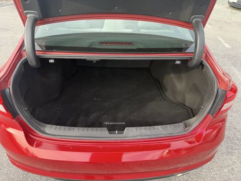 Used 2017 Hyundai Sonata SE w/ Cargo Package image 15