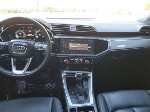 Used 2023 Audi Q3 2.0T Premium image 10