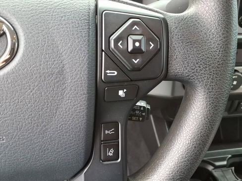 Used 2020 Toyota Tacoma SR image 21
