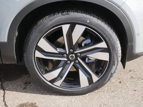 New 2026 Volvo XC40 B5 Ultra w/ Climate Package image 4