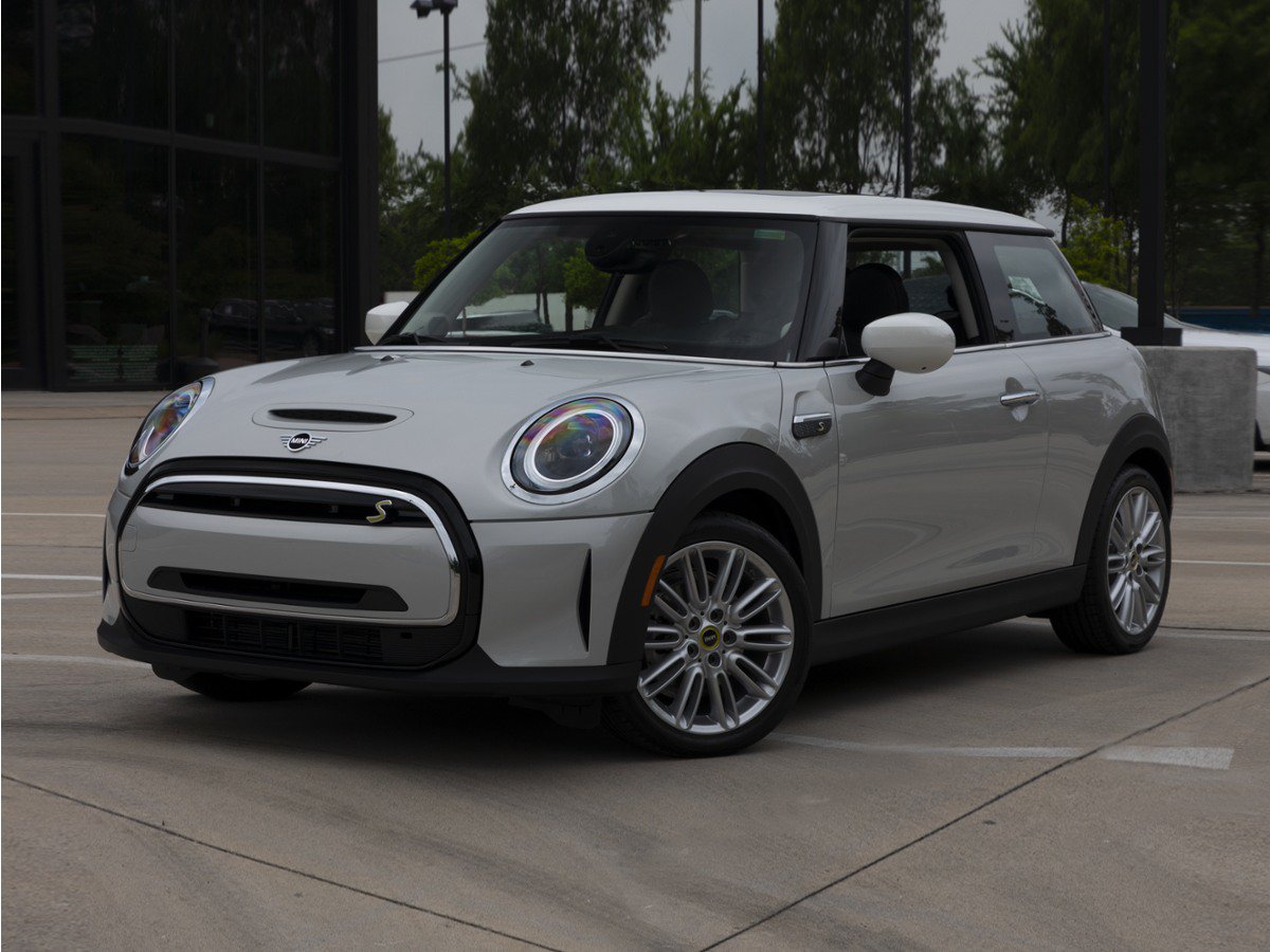 Used 2024 MINI Cooper 4-Door Hardtop FWD image 2