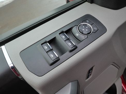 Used 2016 Ford F150 XLT image 19