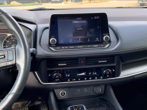 Used 2023 Nissan Rogue SV w/ SV Premium B Package image 7