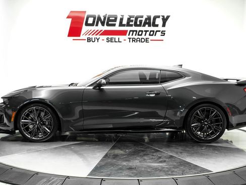 Used 2018 Chevrolet Camaro ZL1 RWD image 12