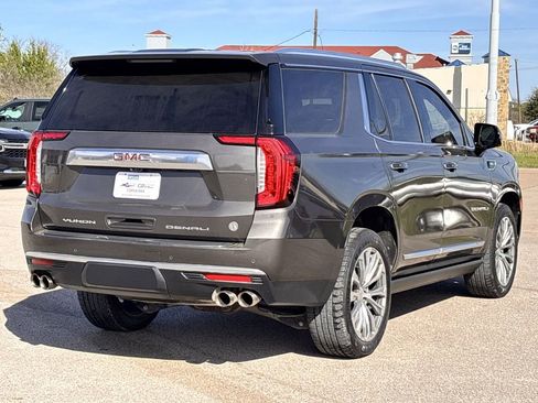 Used 2021 GMC Yukon Denali w/ Denali Premium Package image 5