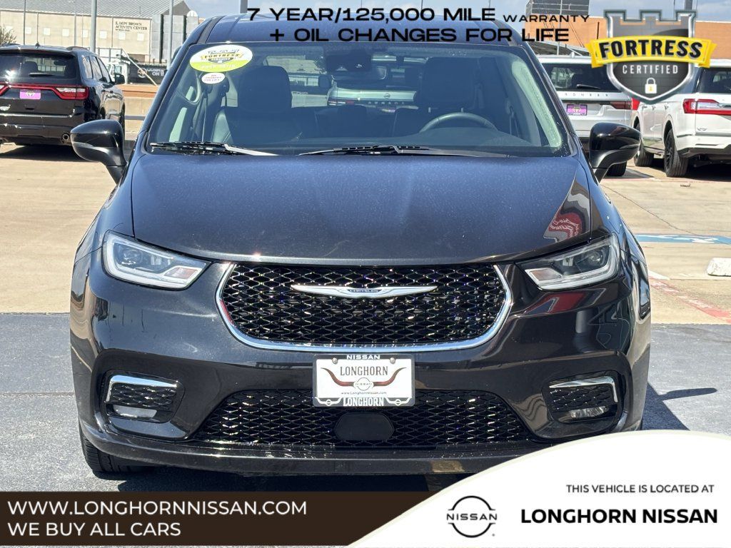 Used 2023 Chrysler Pacifica Touring-L FWD image 7