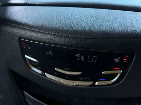 Used 2019 Cadillac Escalade ESV image 42