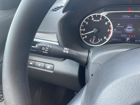 Used 2025 Nissan Altima 2.5 SV image 23