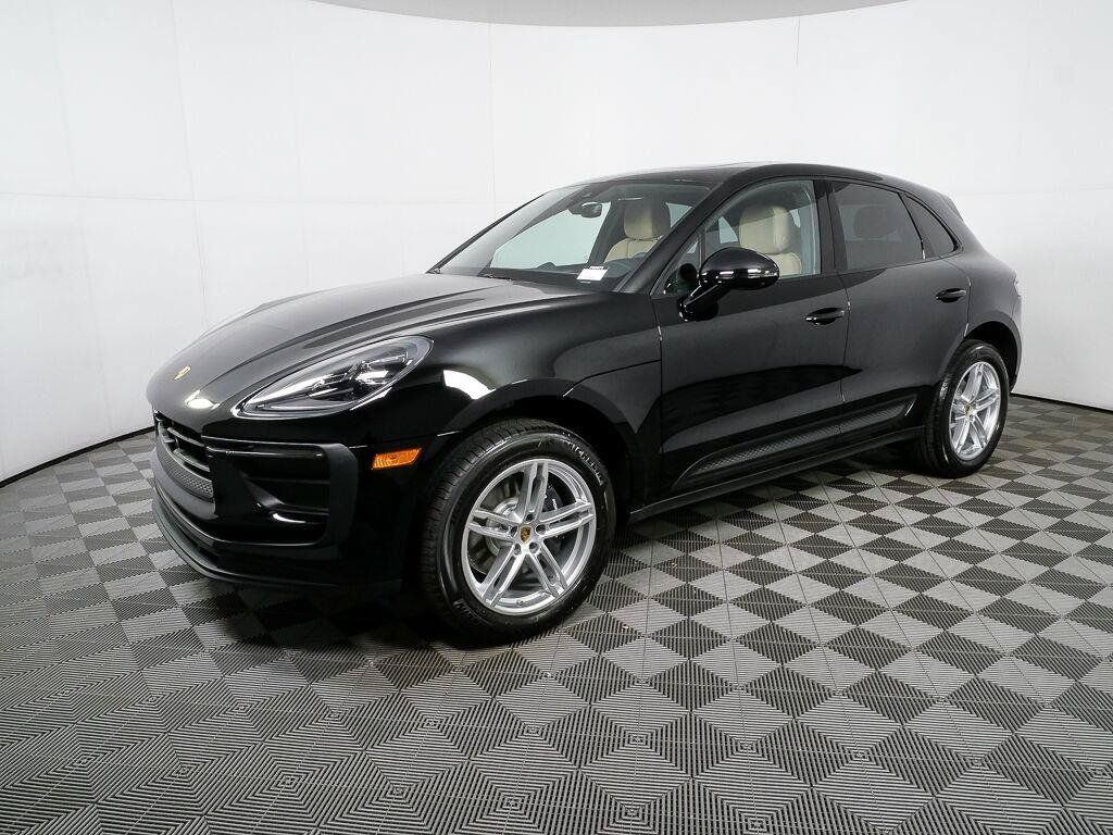 Certified 2026 Porsche Macan AWD/4WD image 2