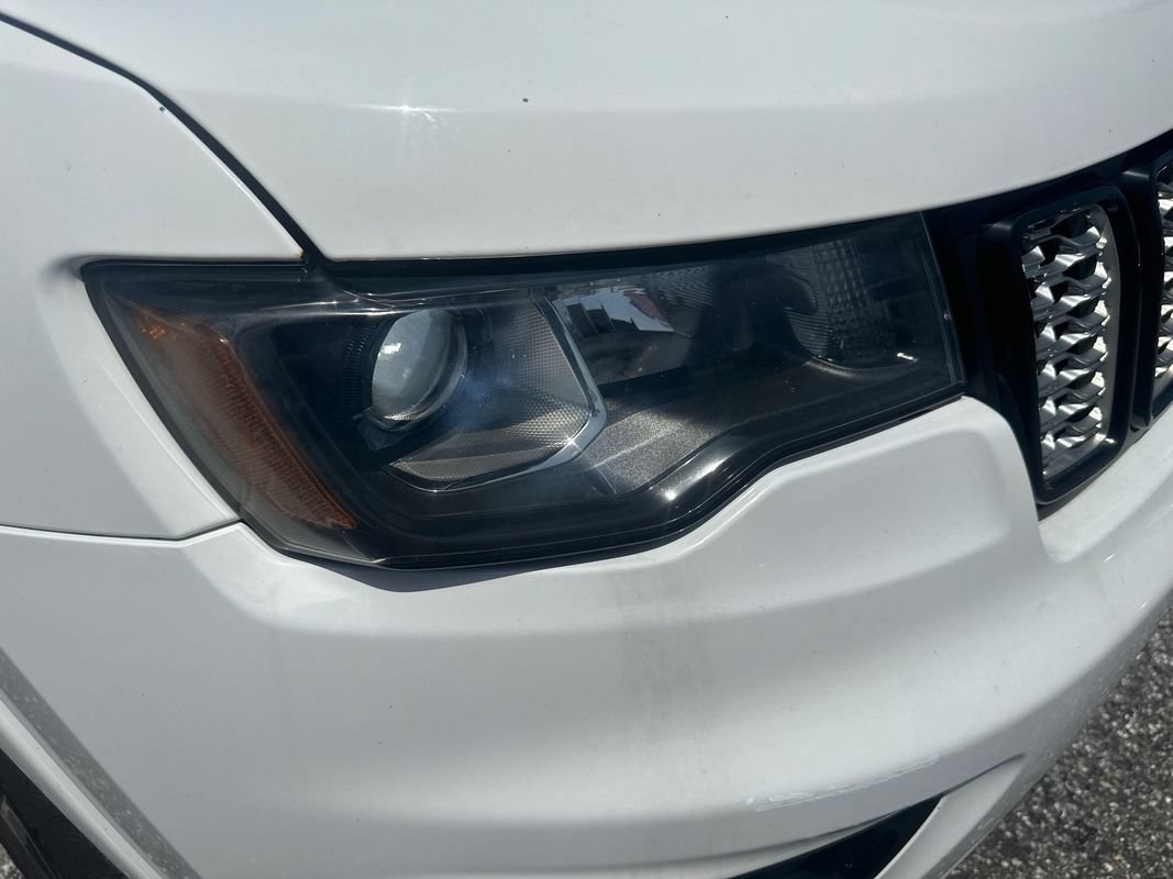Used 2017 Jeep Grand Cherokee Altitude AWD/4WD image 11