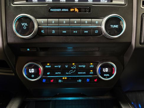Used 2018 Ford Expedition Max Limited AWD/4WD image 28