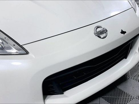Used 2014 Nissan 370Z Coupe RWD image 33