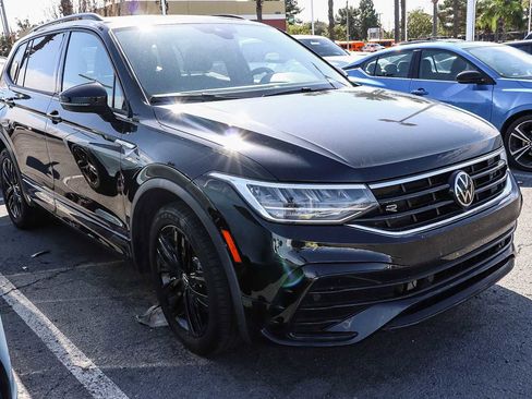 Used 2022 Volkswagen Tiguan SE R-Line image 5