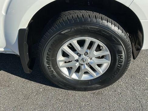 Certified 2019 Nissan Frontier SV image 8