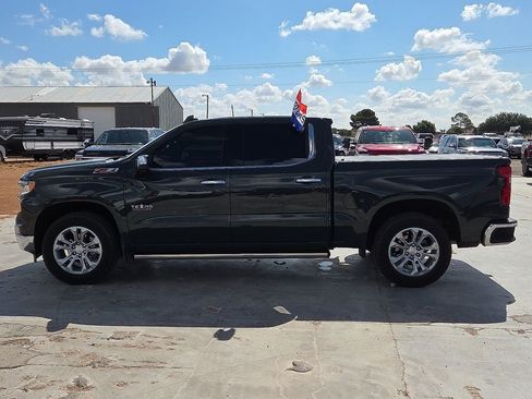 Used 2025 Chevrolet Silverado 1500 LTZ w/ LTZ Premium Package AWD/4WD image 2