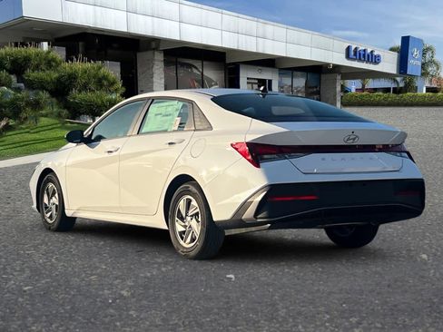 New 2026 Hyundai Elantra SE image 7