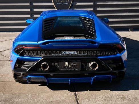 Used 2020 Lamborghini Huracan EVO image 20