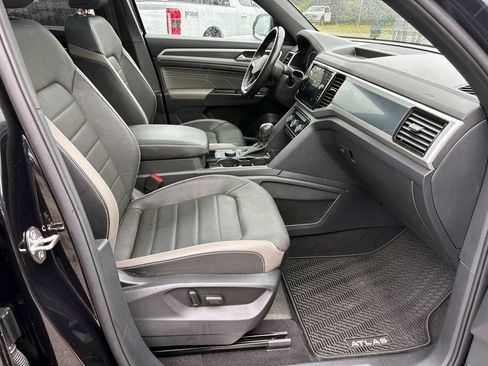 Used 2021 Volkswagen Atlas Cross Sport SEL Premium R-Line AWD/4WD image 17