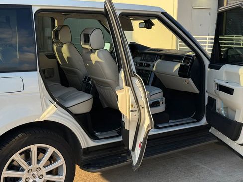 Used 2010 Land Rover Range Rover Supercharged AWD/4WD image 17