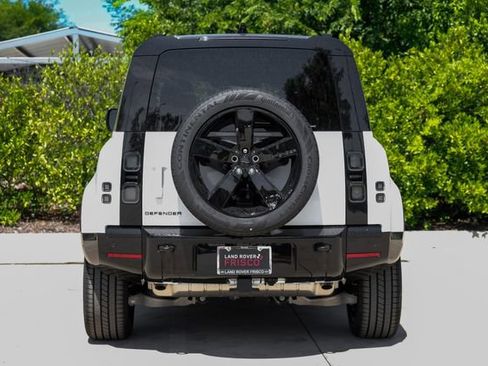 New 2026 Land Rover Defender 110 X-Dynamic SE AWD/4WD image 12