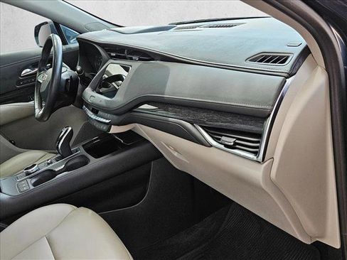 Used 2021 Cadillac XT4 Premium Luxury FWD image 19