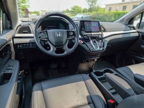 Used 2023 Honda Odyssey Touring image 42