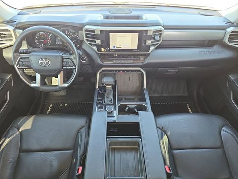 Used 2022 Toyota Tundra SR5 w/ SR5 Convenience Package AWD/4WD image 9