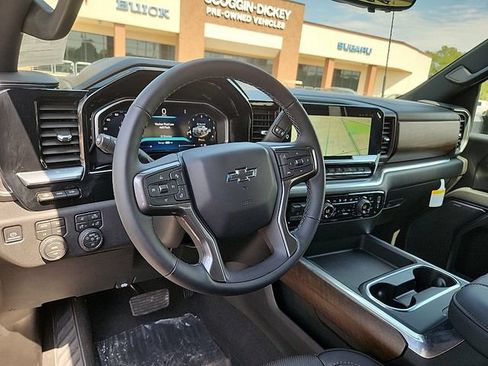 Used 2026 Chevrolet Silverado 2500 High Country w/ Midnight Edition AWD/4WD image 11