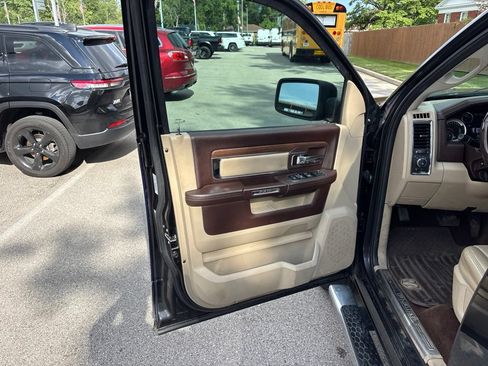 Used 2016 RAM 1500 Laramie w/ Convenience Group AWD/4WD image 22