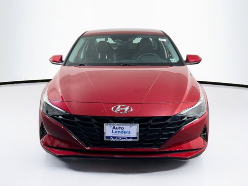 Used 2023 Hyundai Elantra SEL w/ Convenience Package image 2