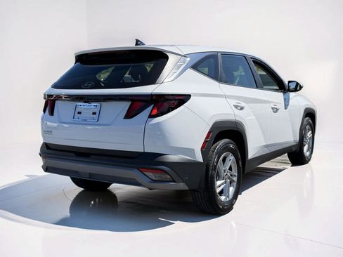 Used 2026 Hyundai Tucson SE FWD image 2