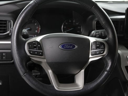 Certified 2021 Ford Explorer XLT w/ Equipment Group 202A image 8