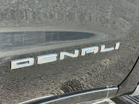 Used 2023 GMC Sierra 1500 Denali w/ Denali Reserve Package AWD/4WD image 26