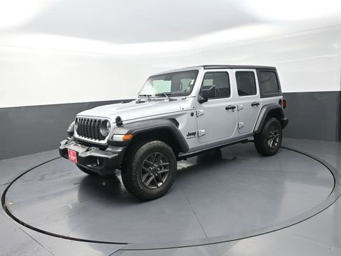 Used 2024 Jeep Wrangler Unlimited Sport AWD/4WD image 41