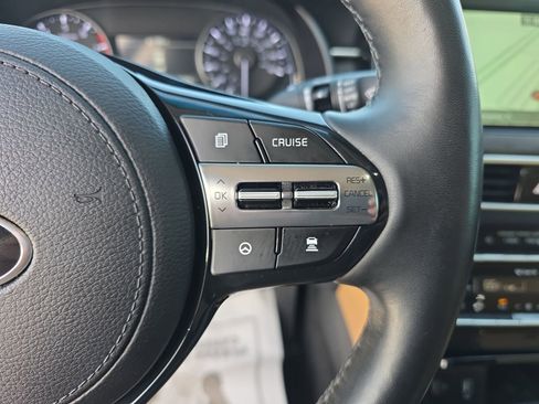 Used 2020 Kia Cadenza Limited image 27