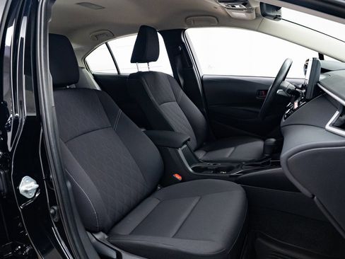 Used 2025 Toyota Corolla LE image 25